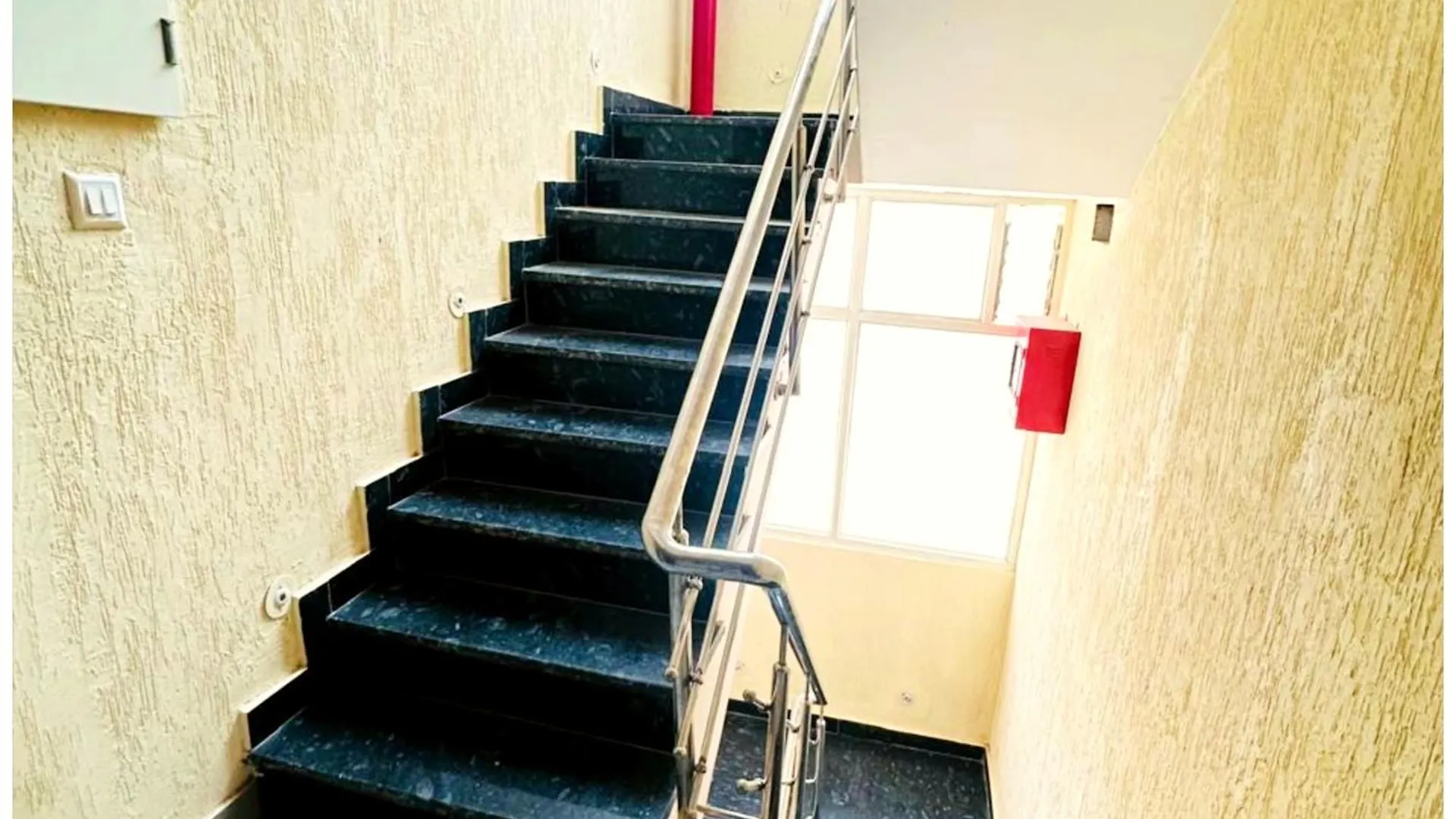Vns - Hotel Pream Premium Ps - R - Warm Hospitality & Comfortable Room In Varanasi - Near Kashi Vishwanath Temple - Best Hotel In Βαρανάσι